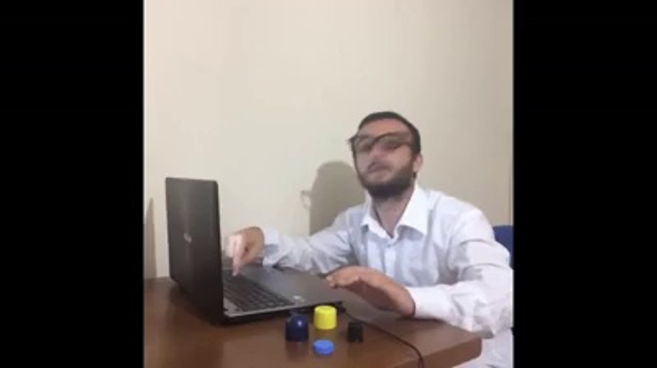 Aykut Elmas-U.S.A vs Türkiye ( Lunapark Personelleri ) Çok Komikkk :)