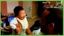 Babasını Gülme Krizine Sokan Bebek