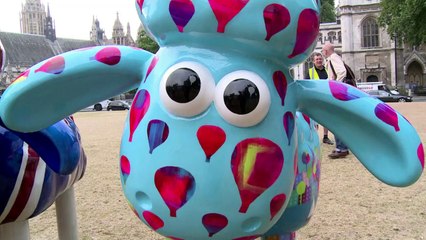 Londres: installation de six sculptures "Shaun le mouton"