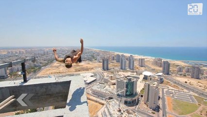 Frôler la mort avec un "back flip" en haut d'un building
