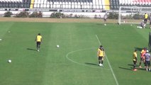 Vasco faz treino de bola parada antes de viajar para Natal