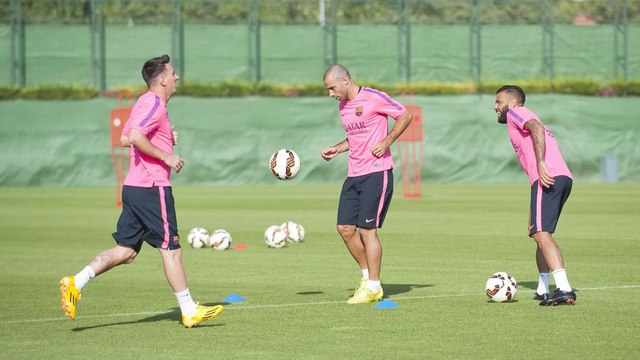 Training for Messi, Mascherano and Alves