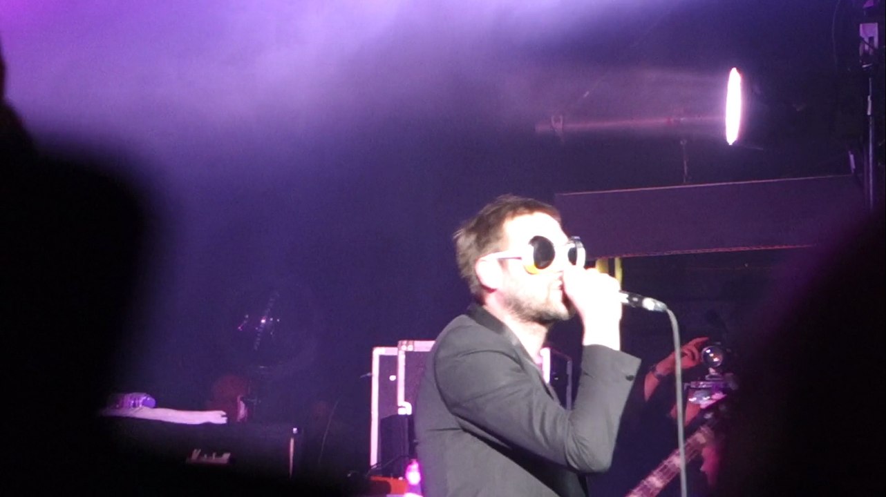 Kasabian - bumblebee