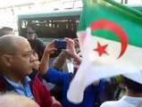 Manifestation des algeriens à paris...Air Algerie