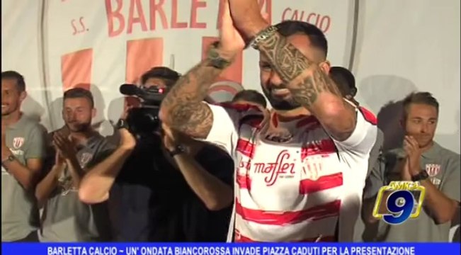 BARLETTA CALCIO | Un'ondata biancorossa invade per la presentazione piazza Caduti