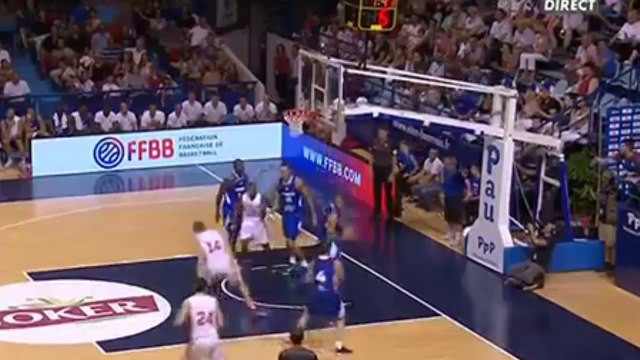 le double contre de Nicolas Batum face à la Croatie