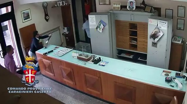 Casal di Principe (CE) - Rapina alla gioielleria Coppola, un arresto (09.08.14)