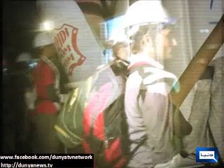 Dunya News - PAT workers ready with sticks outside MQI Secretariat