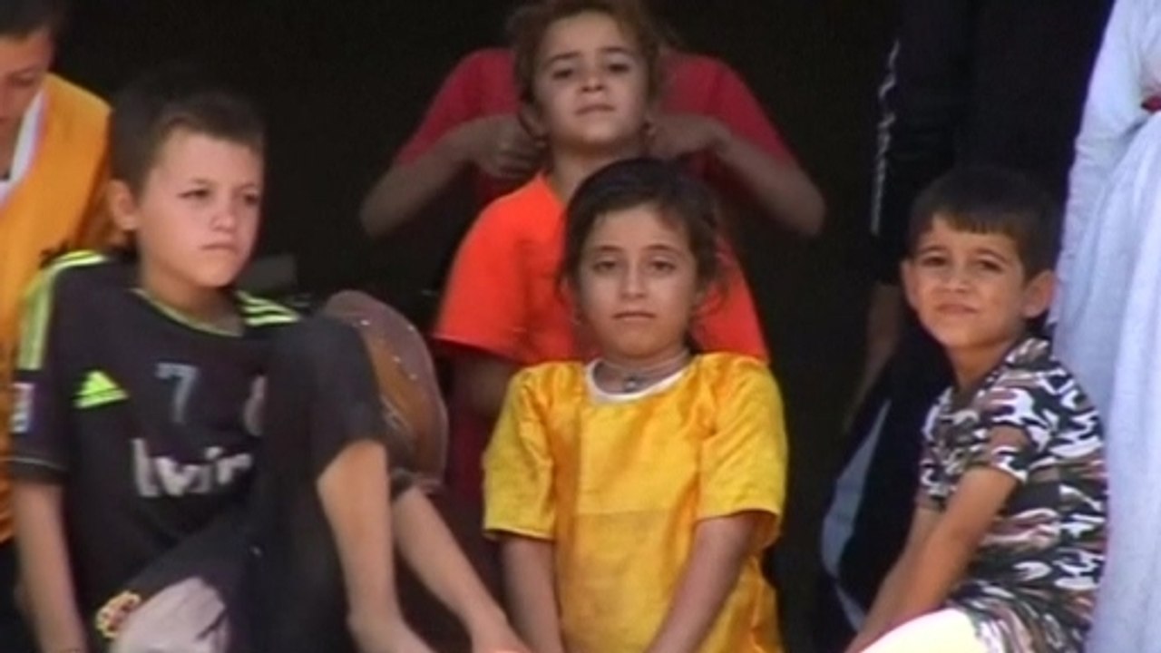 UK Foreign Secretary announces aid air drops to stranded Iraqis
