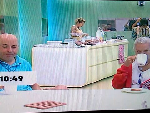 עינב אוהבת לדבר על מה שעושה לה טוב וחרא למרטין. בכל אופן, מרטין אלופה בלעקוץ