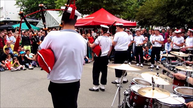 FIL 2014 sam 9 - Bagad de Lann Bihoué - Extrait 1
