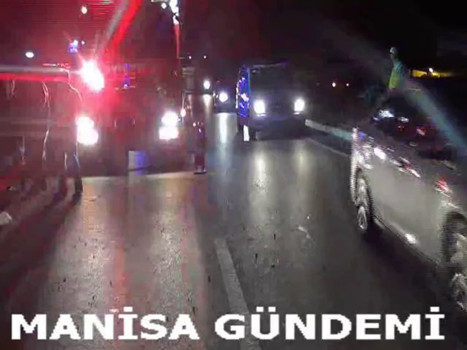 MANİSA'DA YOLCU OTOBÜSÜ KAZA YAPTI 34 YARALI_1