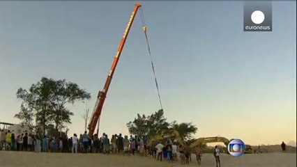 Retiran ballena muerta varada en Rio de Janeiro