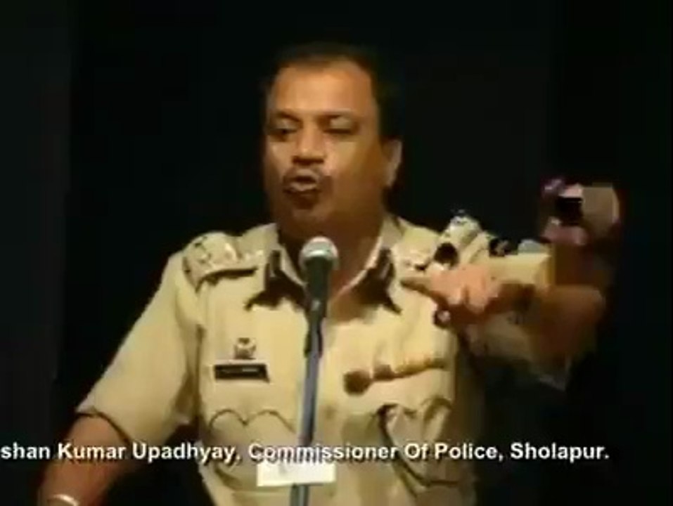 A hindu police officer praising Hazrat Muhammad (P.B.U.H.)