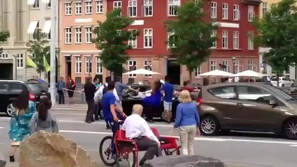 Danimark`da ISIDlinin Provokasyonuna Kürt Gencleri Böyle cevap verdi