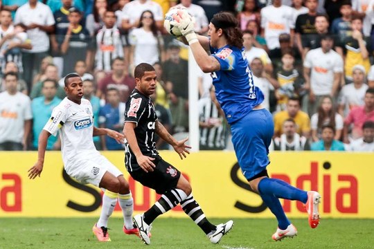 Alô, Cruzeiro! Corinthians supera o Santos e cola no líder