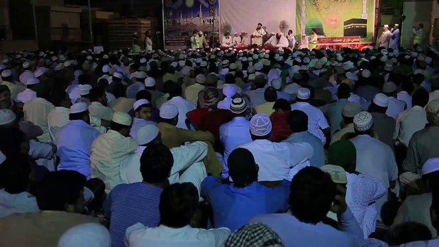 Abu Dhabi awesome naat read by Dr ashraf asif jalali sb naat