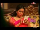 Tumhari Pakhi 11th August 2014 Varun Badola's car damaged