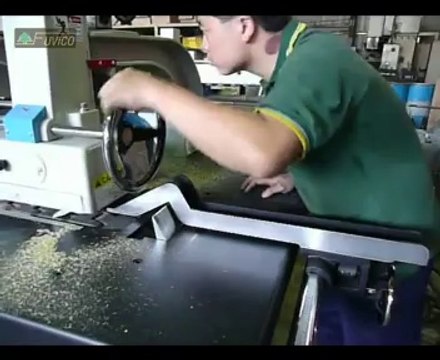 Máy chế biến gỗ - Máy cưa rong lưới dưới