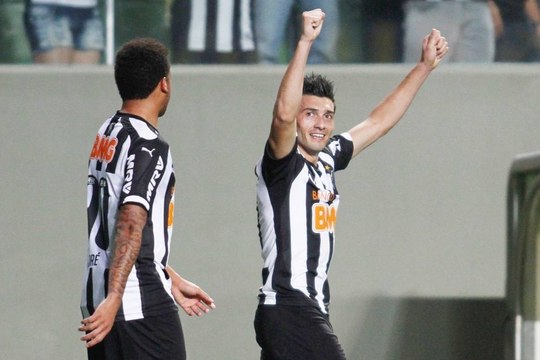 Botelho e Dátolo recebem elogios de Levir Culpi