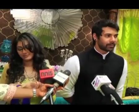 Kumkum Bhagya - Abhi turns servant for Pragya