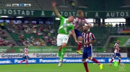 Mario Suarez knocked out by sickening blow to the head