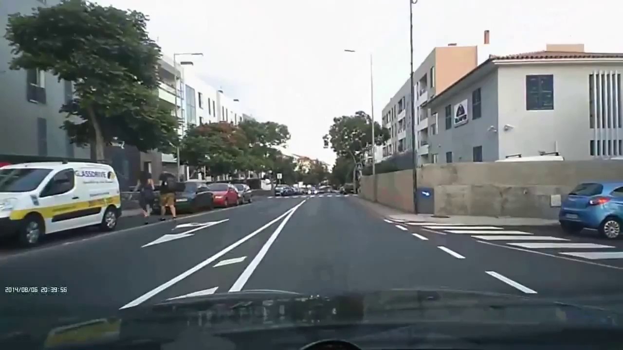 WTF was the driver on the left thinking?