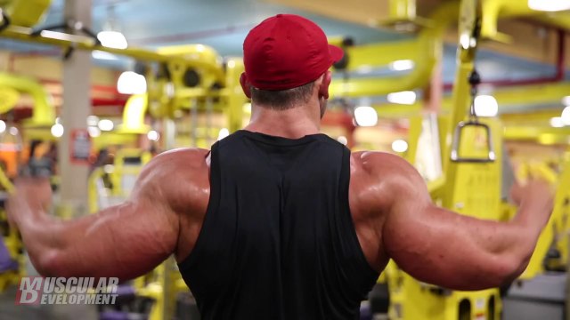Nick Trigili Trains Biceps and Triceps 2 Weeks Out from the NPC USA