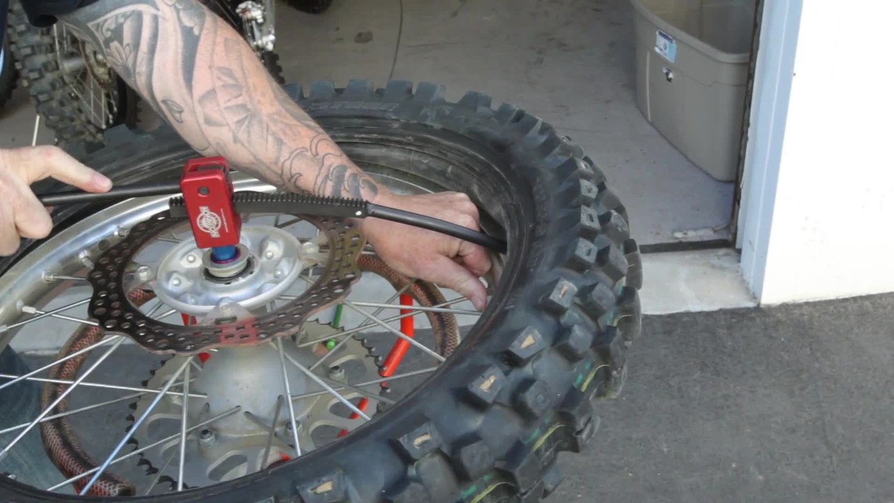 Baja No Pinch Tire Tool video Dailymotion