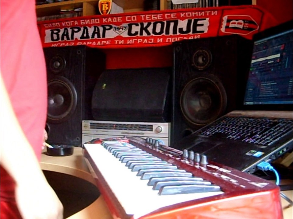 Dj Nixx - Live mixing on keyboard - 30 min practice session - new mixing technique