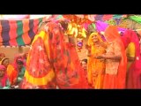 Funny Dulha & Gorgeous Dulhan Wedding Song - Mehandi Ro Rang Lal