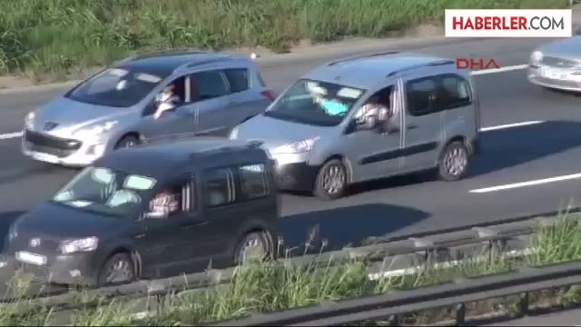 Tem Otoyolunda Yarım Saatlik Çalışma 15 Kilometrelik Kuyruk Oluşturdu