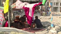 Les habitants de Gaza vivent dans les ruines des maisons