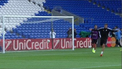Cristiano Ronaldo Rattles One In Off The Underside Of The Bar In Uefa Super Cup Training