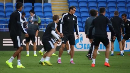 Bale and Ronaldo showboat in training