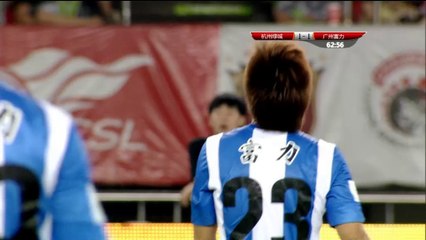 Piękny gol Lu Lina w meczu z Hangzhou