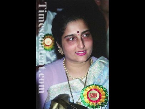 Rasm E Ulfat Ko Nibhaaen To Nibhaaen Kaise Anuradha Paudwal