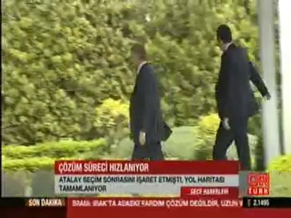Başbakan ve 12. Cumhurbaşkanı Seçilen Erdoğan Seçim Sonrası İlk Konuşmasında Çözüm Süreci Vurgusu Yaptı. Selahattin Demirtaş Seçimin Galibi Erdoğan'ı Arayarak Kutladı