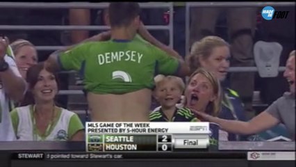 Clint Dempsey échange son maillot contre du pop corn