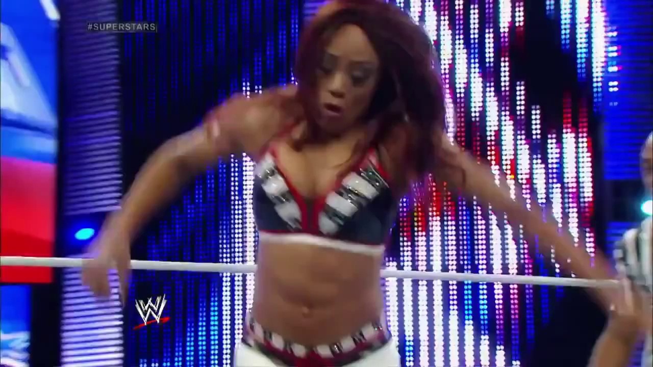 Paige vs. Alicia Fox