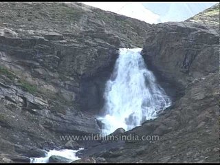 Waterfall en route Amarnath cave
