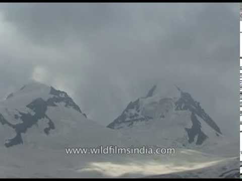 Snow covered Himalayan peaks of Kashmir