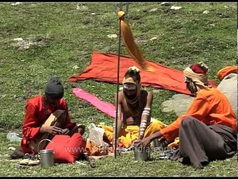 Sadhus get ready to leave for Amarnath Yatra