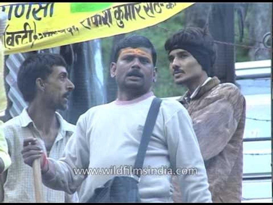 Pilgrims resting during a trail to Amarnath cave