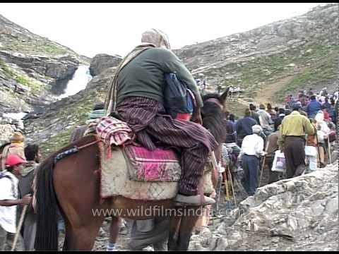 Pilgrims on way to Amarnath cave - Jammu and Kashmir