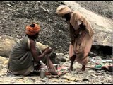 Sadhus share chillum en route Amarnath