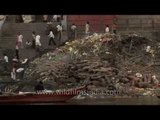 Hindu funeral rites at Manikarnika Ghat - Uttar Pradesh