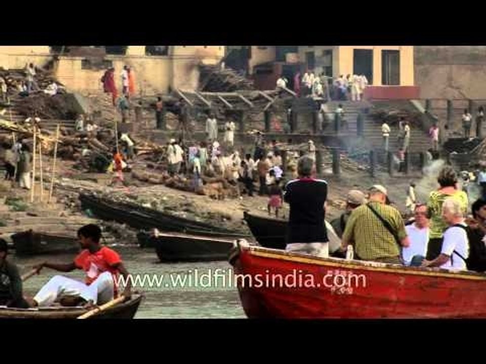 Foreigners undertake macabre 'cremation tourism' in Varanasi