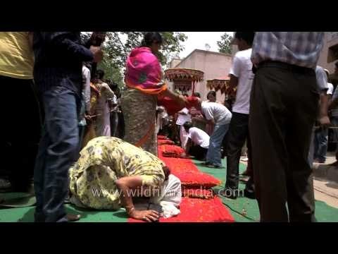 Devotees seek blessing from Lord Jagannath - Delhi
