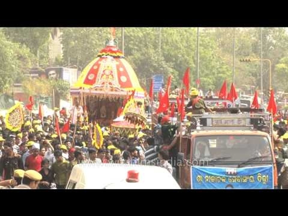 Devotees pulling the chariot during Jagannath R...